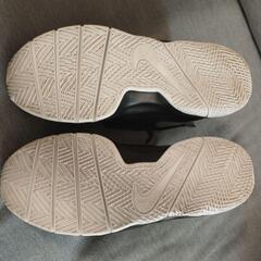 Nike スニーカー　チームハッスル 25cm 7Y ユースサイズの画像
