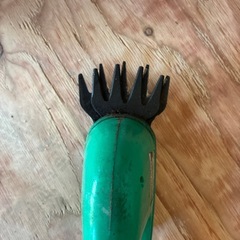 マキタ100MM グラスシヤー　芝刈りの画像