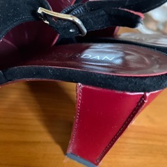 シャルルジョルダンパンプスの画像