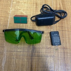 FIRECOREレーザー墨出し機 三脚 バカボー2mセット
の画像