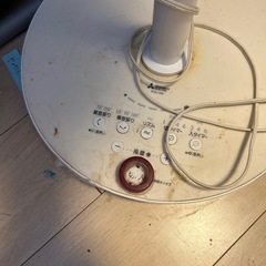 扇風機8に回りますが縦振りしかしませんまだまだ使えますの画像