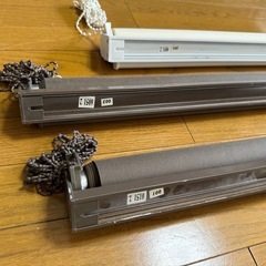 遮光遮熱ロールスクリーン ホワイト ブラウン 3つセットの画像