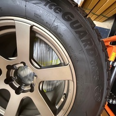 ハイラックス用18インチ冬タイヤセットの画像