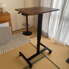 スタンディングデスクの画像
