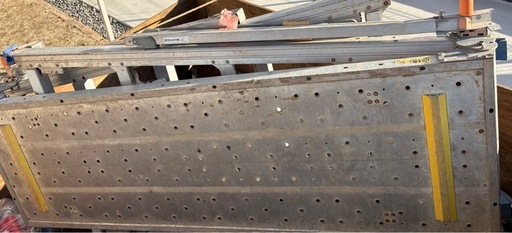 本日限定投稿　アルミ製　可搬式作業台