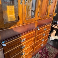 カリモク　コロニアルヴィンテージキャビネットの画像
