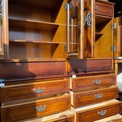 カリモク　コロニアルヴィンテージキャビネットの画像