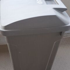 屋外向け70Lゴミ箱とすっぽん(ラバーカップ)のセットの画像