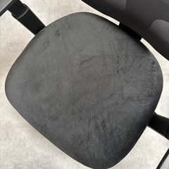 無印良品 ワーキングアームチェア 背メッシュ (2023)の画像