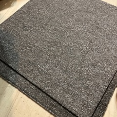 タイルカーペット(ブラウン)20枚セット
　未使用　定価¥9,480 　半額以下！！ 　の画像