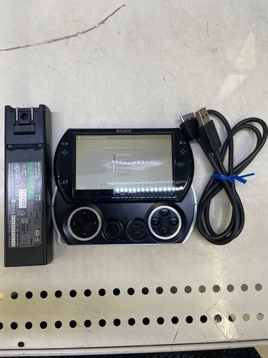 【トレファク足立扇店】SONY　PSP-GO　PSP-N1000