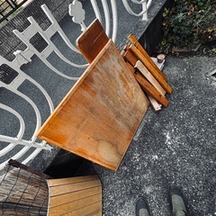 テーブル天板と木材の画像