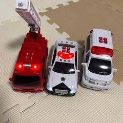 救急車両3点セットの画像