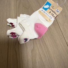 【新品未使用】ELFINDOLL ピンク　白　ベビー靴下 9〜14cm セットの画像