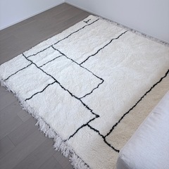 ベニオワレン風のラグ　W 185 × D 185 × H 2.5（フリンジ除く）の画像