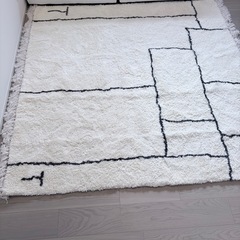 ベニオワレン風のラグ　W 185 × D 185 × H 2.5（フリンジ除く）の画像