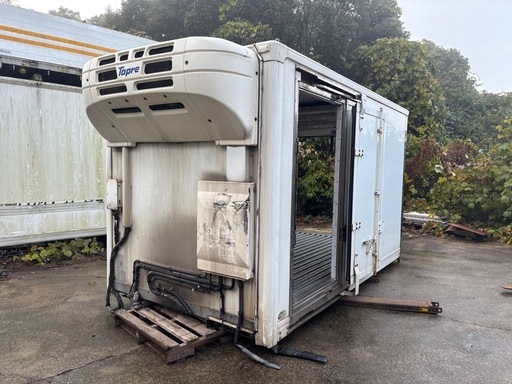 コンテナ倉庫　断熱材入り　バイク農機具入れ　物置き