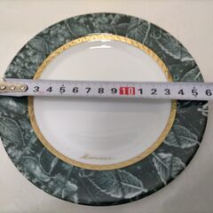 Kaiser カイザー プレート 6枚セット 大皿1枚 中皿5枚 ゴールド縁 グリーンリーフ柄 洋食器 食器セット 来客用 ギフト 箱あり　251211-4Tの画像