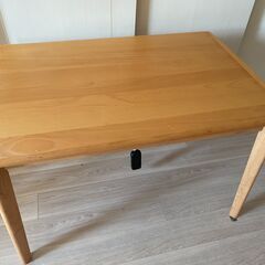 高さが変えられるこたつテーブルとこたつ敷布団・掛け布団の画像