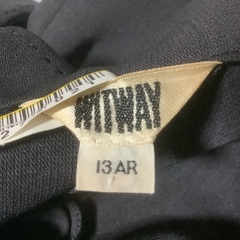 13号、グレーのスーツです。の画像