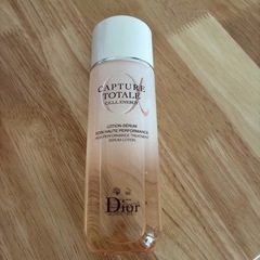 未使用　DIOR カプチュールトータルセルローション
の画像