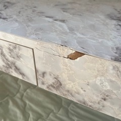 【無料で譲ります】大理石ローテーブルの画像