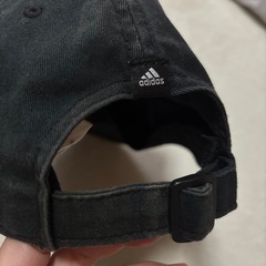 adidas レディース　帽子の画像