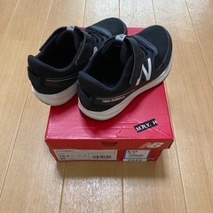 ニューバランス　スニーカー　18.5センチの画像