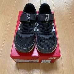 ニューバランス　スニーカー　18.5センチの画像