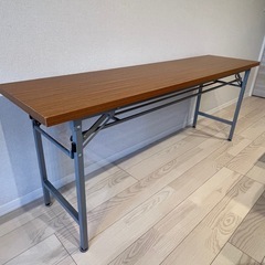 会議用テーブルの画像