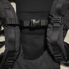 抱っこ紐　ブラックデニムの画像