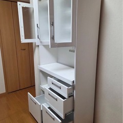 お譲り先決定！食器棚の画像