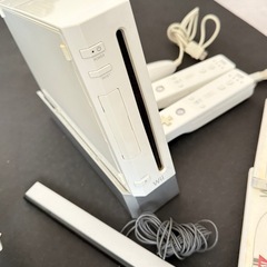 wii本体リモコン、ケーブル、カセット付属の画像