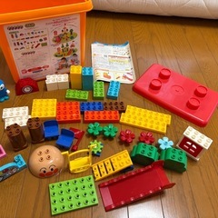 【美品】アンパンマン　たのしいこうえん　ブロックバケツの画像