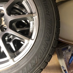 中古スノータイヤの画像