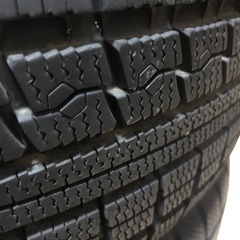 中古スノータイヤの画像