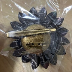 つまみ細工　　安全ピン　ピンつきの画像