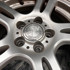 ホイール付き冬タイヤーの画像