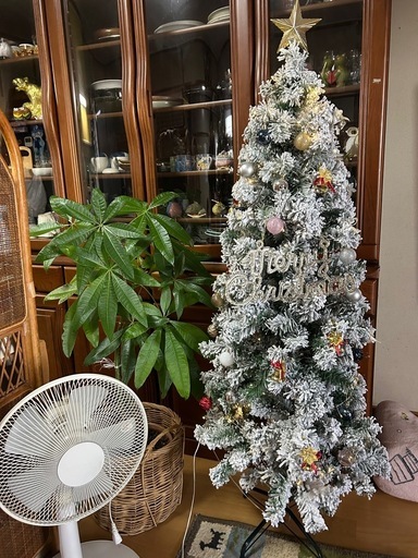 クリスマスツリー スリムタイプ 150cm 飾りとライト付き