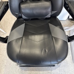 ゲーミングチェア　ブラックの画像