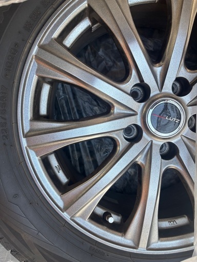 【取引中】225/65R/17 スタッドレスタイヤ4本(ホイール付き)　SUV引き取り日早い方優先します 