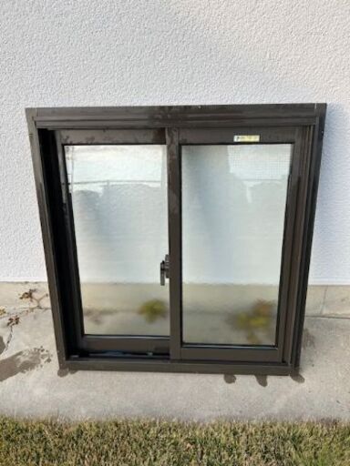 住宅用サッシ 在庫整理品　引違い窓06907　型ガラス【08】