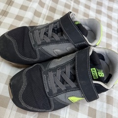 子ども用スニーカーの画像