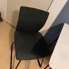 ダイニングテーブル　2つイスセットの画像