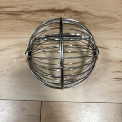 牧草用ボール　牧草入れ　容器　フィーダー／2月末までの画像