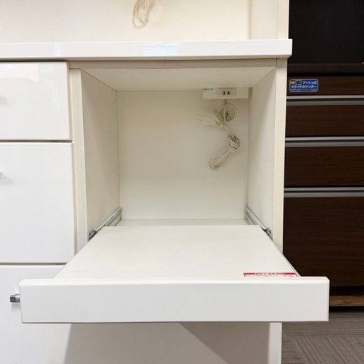 お買い得‼️】ニトリ 88cm幅キッチンボード 食器棚 収納家具 艶あり