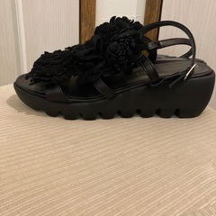 ヒルズアヴェニュー・サンダルの画像