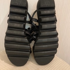 ヒルズアヴェニュー・サンダルの画像