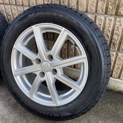 スタッドレスタイヤ4本ホイール付175/65/R15 の画像