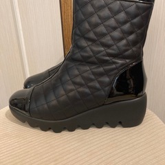 ヒルズアヴェニュー・ショートブーツの画像